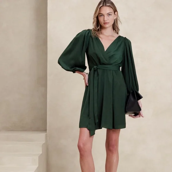 Banana Republic Dresses Banana Republic Blouson Mini Dress